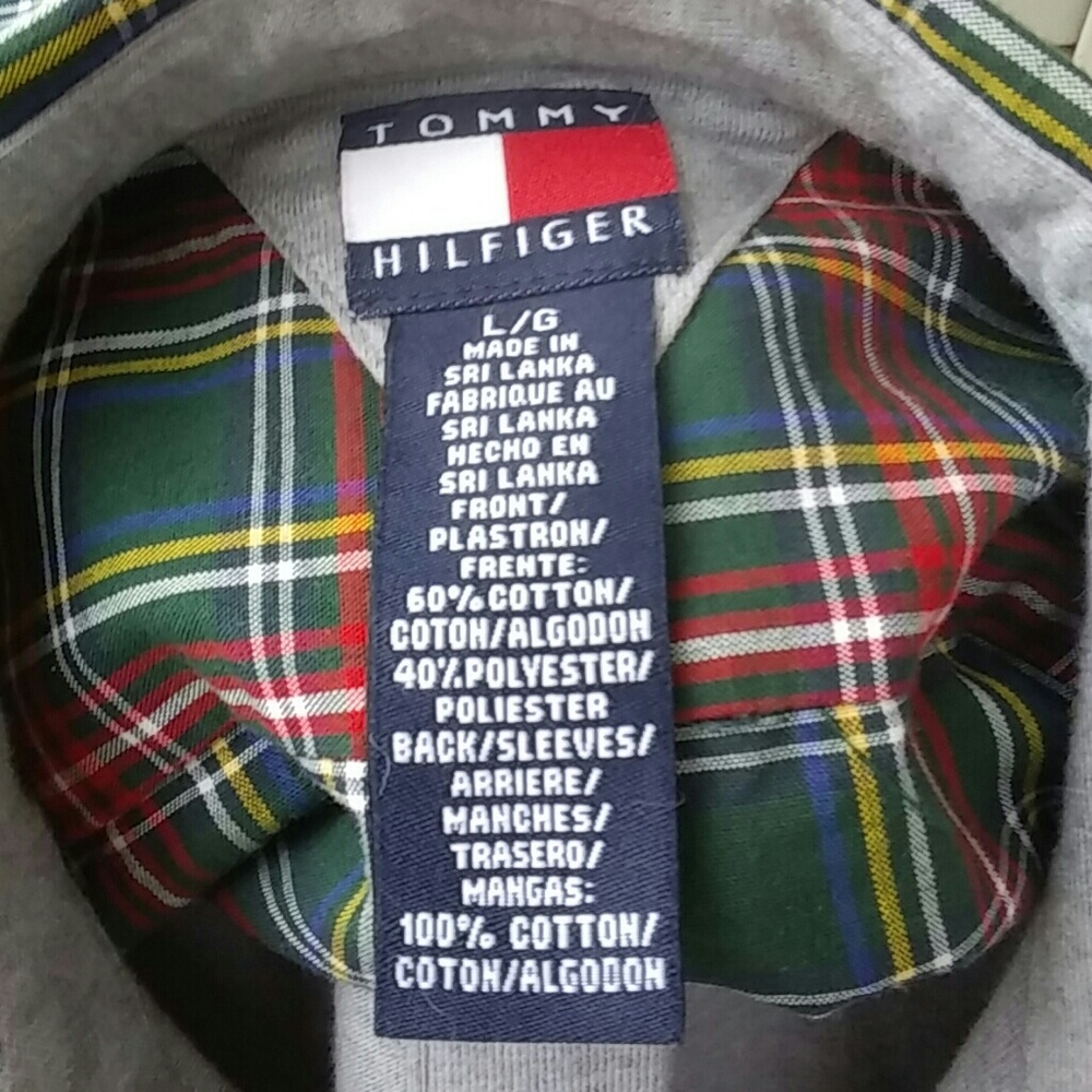 Vintage Y2K Tommy Hilfiger (1985 Chicago Bears) Picture on the Front - Picture 5 of 5